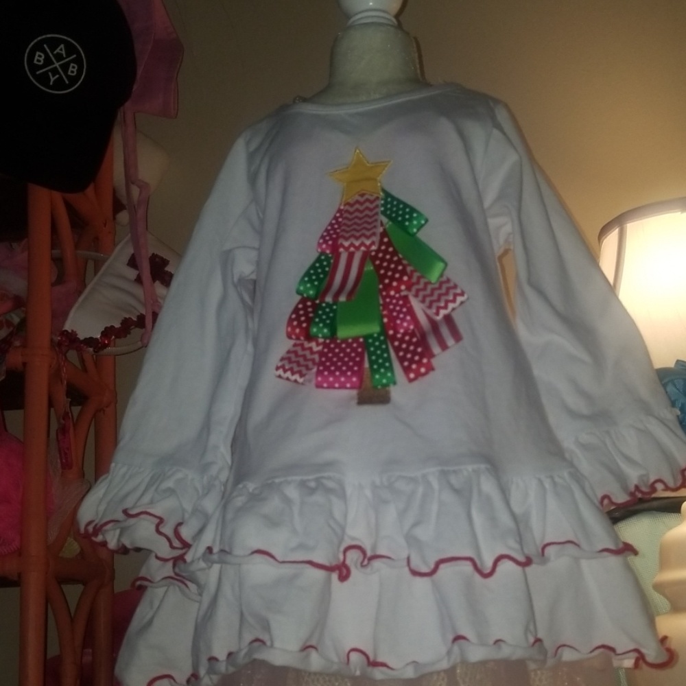 Christmas Ribbon Tree Top + Ruffles - Picture 3 of 4